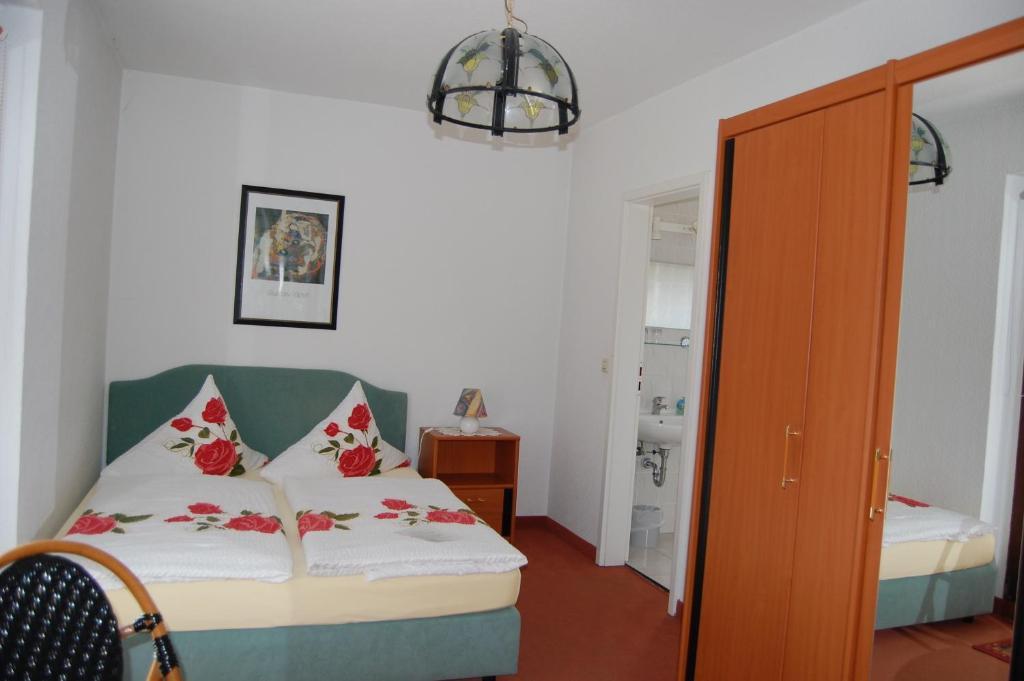 Hotel Zum Nussbaum Дрезден Стая снимка