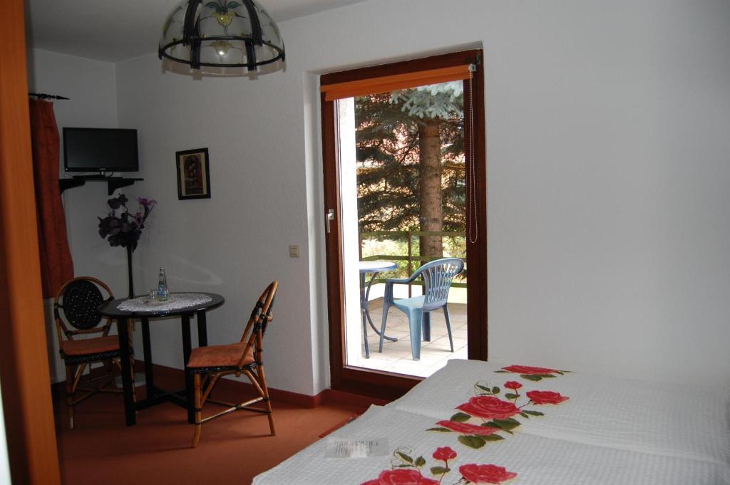 Hotel Zum Nussbaum Дрезден Стая снимка