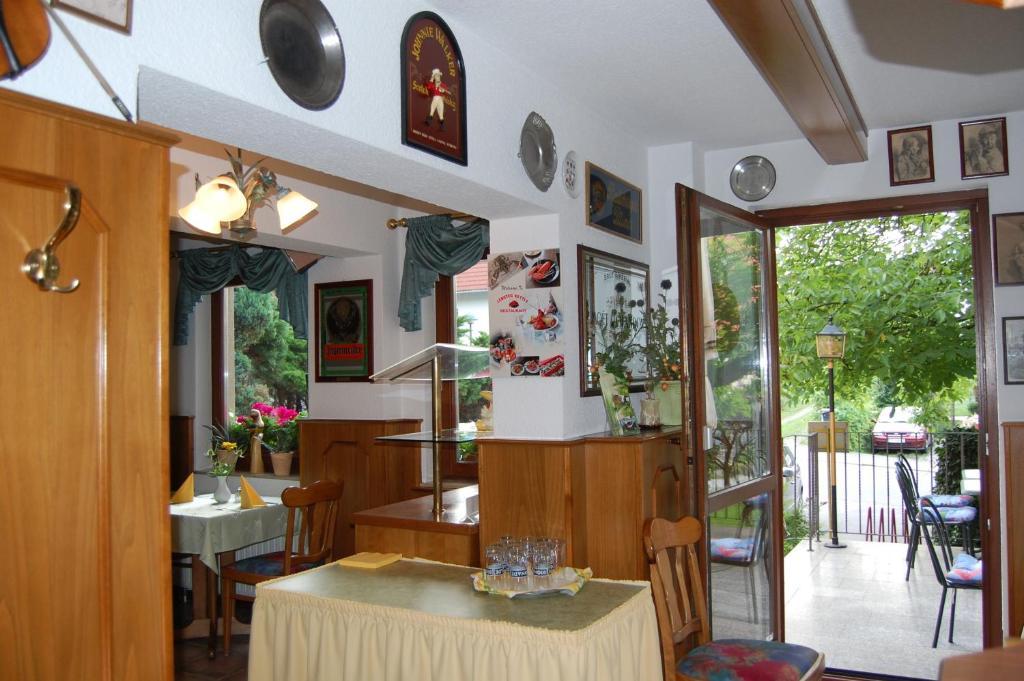 Hotel Zum Nussbaum Дрезден Екстериор снимка