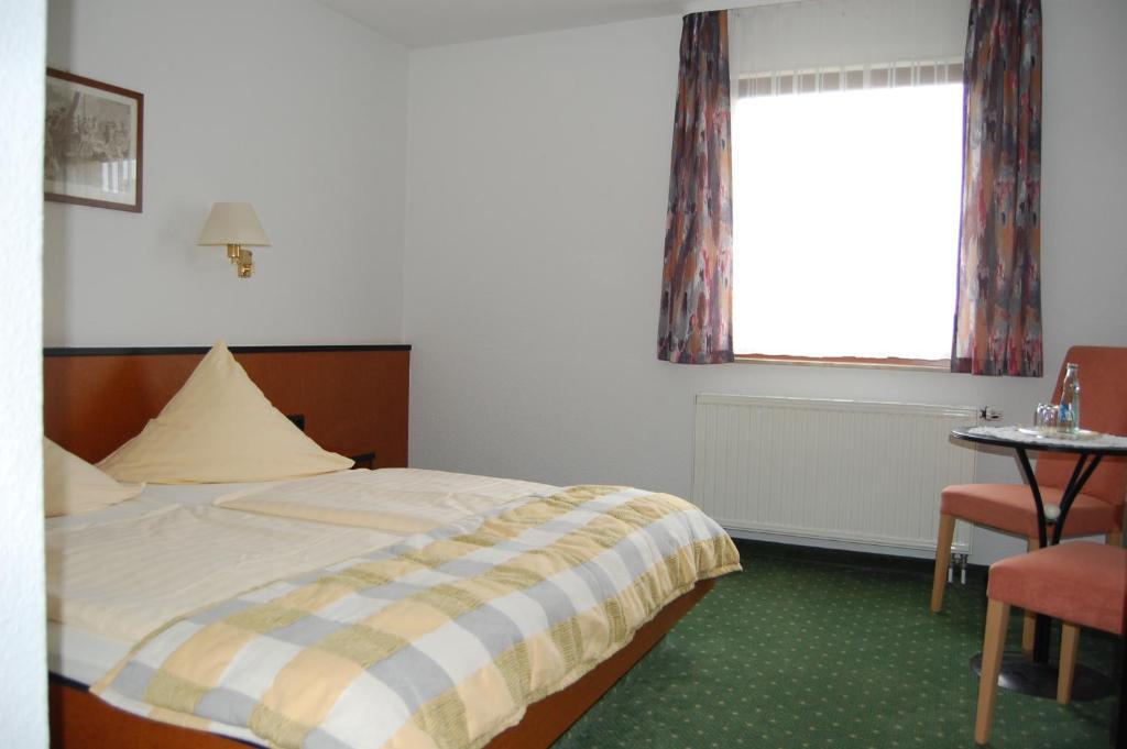 Hotel Zum Nussbaum Дрезден Стая снимка