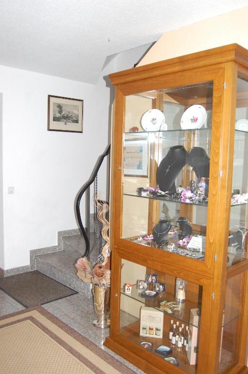 Hotel Zum Nussbaum Дрезден Екстериор снимка